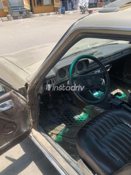 Peugeot 504 1975 Gold Automatic Used for Sale in 10th of Ramadan - 10