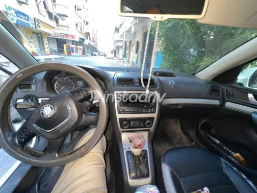 سكودا فانتازيا 2013 أبيض أوتوماتيك مستعملة للبيع في البحر الأحمر - 4