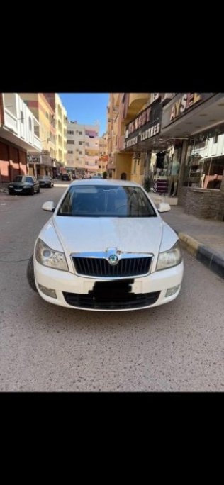 سكودا فانتازيا 2013 أبيض أوتوماتيك مستعملة للبيع في البحر الأحمر