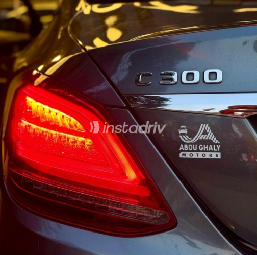 Mercedes C 300 2020 Gray Automatic Used for Sale in Nasr city - 7