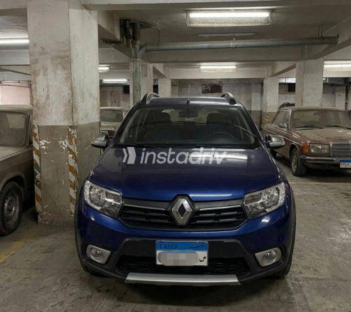 Renault Sandero Step Way 2018 White Automatic Used for Sale in Greater Cairo ( Cairo + Giza) - 4