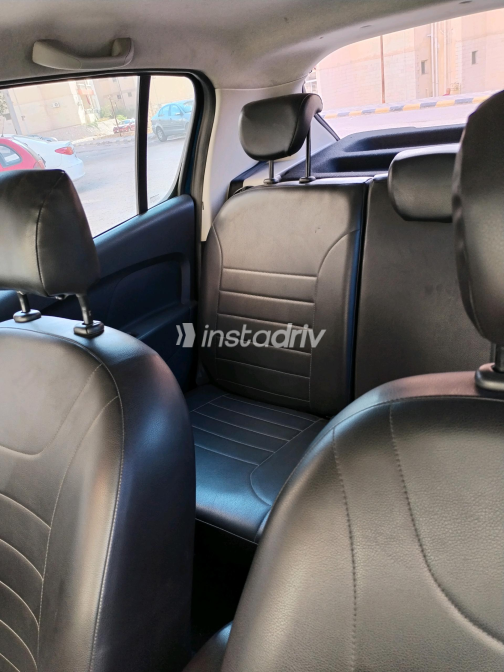 Renault Sandero Step Way 2018 White Automatic Used for Sale in Greater Cairo ( Cairo + Giza) - 6