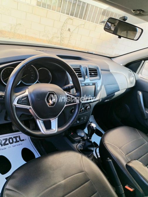 Renault Sandero Step Way 2018 White Automatic Used for Sale in Greater Cairo ( Cairo + Giza) - 7