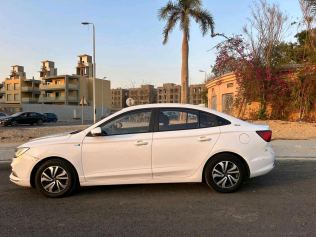 ام جى 5 2022 أبيض CVT مستعملة للبيع في القاهرة الكبرى ( القاهرة - الجيزة)