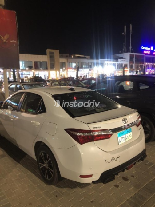 تويوتا كورولا 2015 أبيض أوتوماتيك مستعملة للبيع في المنصورة - 8