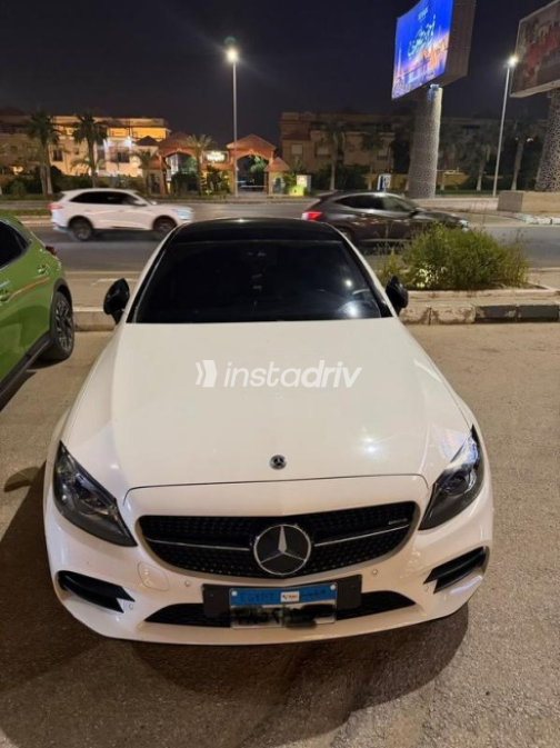 Mercedes 180 2022 White Automatic Used for Sale in Cairo - 1