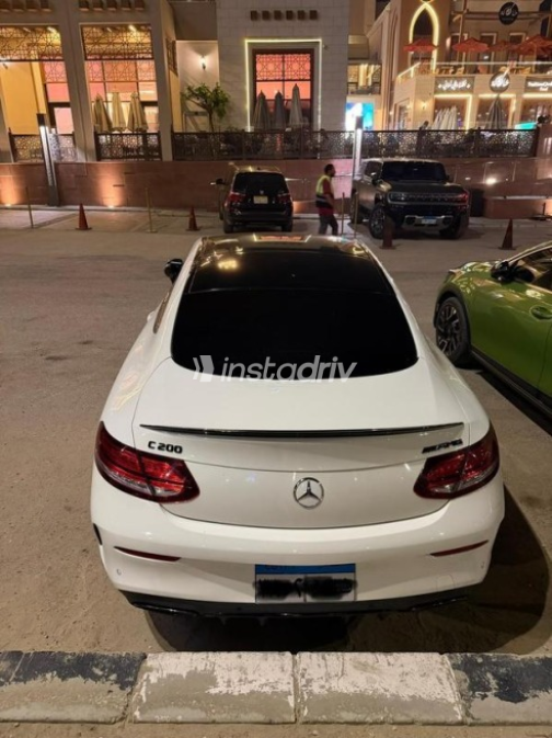 Mercedes 180 2022 White Automatic Used for Sale in Cairo - 3