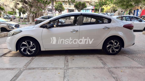 Kia Cerato 2018 White Automatic Used for Sale in Nasr city - 5