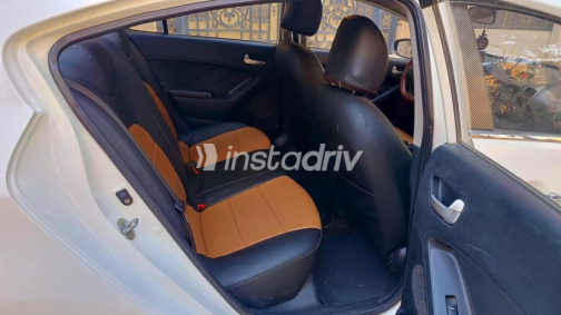 Kia Cerato 2018 White Automatic Used for Sale in Nasr city - 10