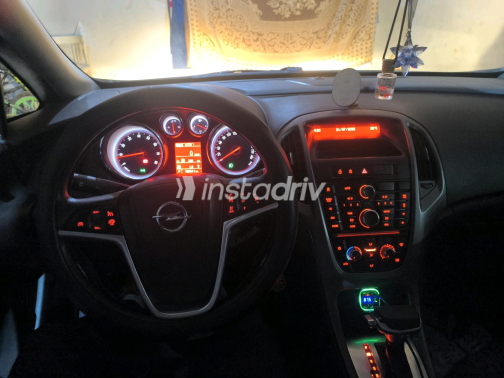 Opel Astra 2016 Dark Gray Automatic Used for Sale in Greater Cairo ( Cairo + Giza) - 2