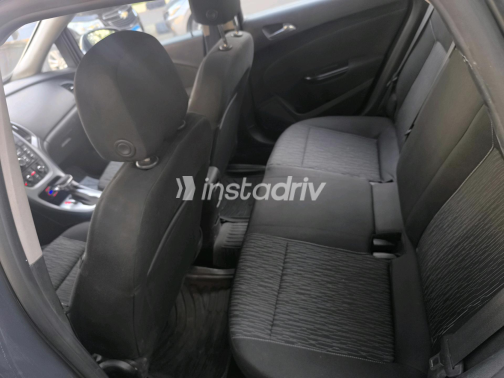 Opel Astra 2016 Dark Gray Automatic Used for Sale in Greater Cairo ( Cairo + Giza) - 5