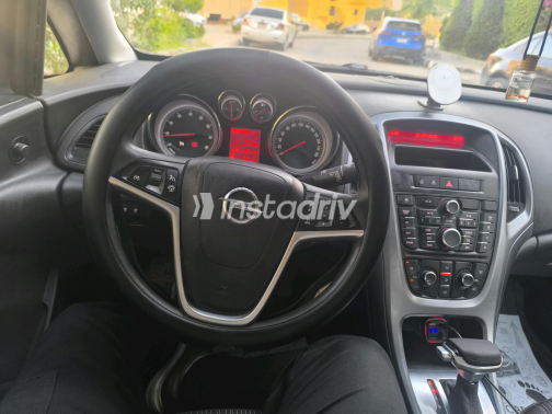Opel Astra 2016 Dark Gray Automatic Used for Sale in Greater Cairo ( Cairo + Giza) - 6