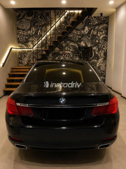 BMW 750 2011 Black Automatic Used for Sale in Cairo - 3