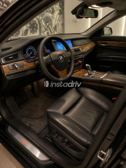BMW 750 2011 Black Automatic Used for Sale in Cairo - 5