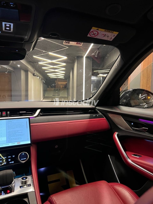 Jaguar F-Pace 2024 Gray Automatic Used for Sale in Greater Cairo ( Cairo + Giza) - 9
