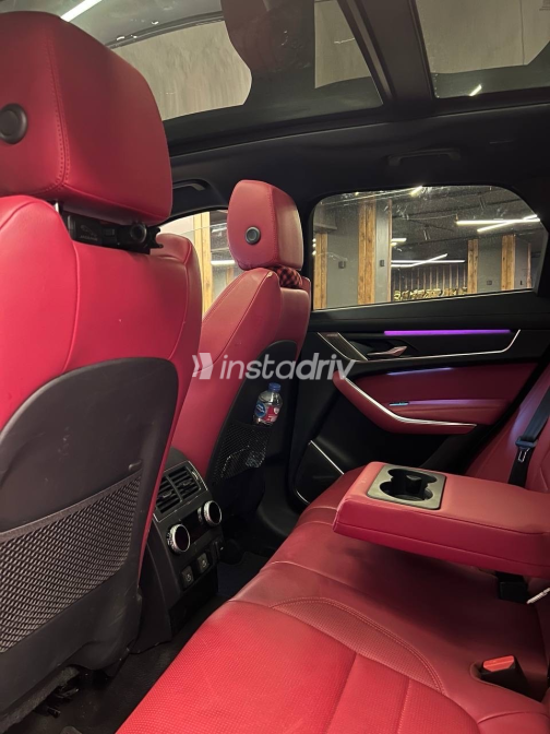 Jaguar F-Pace 2024 Gray Automatic Used for Sale in Greater Cairo ( Cairo + Giza) - 10