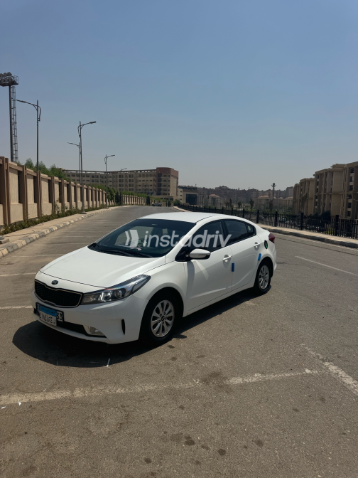 Kia K3 2018 White Automatic Used for Sale in Greater Cairo ( Cairo + Giza) - 4