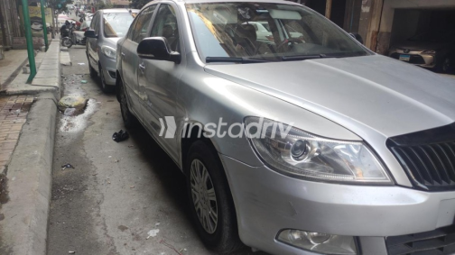 سكودا فانتازيا 2013 فضي أوتوماتيك مستعملة للبيع في الإسكندرية - 4