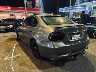 بي ام دبليو 320 2008 فضي أوتوماتيك مستعملة للبيع في مدينة الشيخ زايد