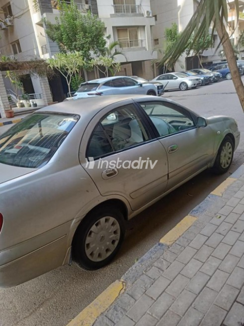 نيسان صنى 2007 فضي أوتوماتيك مستعملة للبيع في المعادى - 4