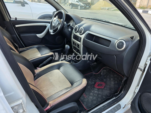 Renault Sandero 2014 White Automatic Used for Sale in Greater Cairo ( Cairo + Giza) - 4