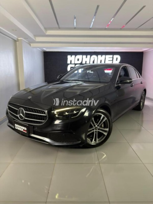 مرسيدس E 200 2021 أسود أوتوماتيك مستعملة للبيع في القاهرة - 2