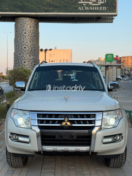 Mitsubishi Pajero 2020 White Automatic Used for Sale in Greater Cairo ( Cairo + Giza) - 6