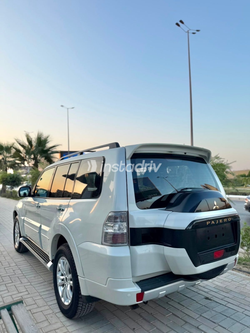 Mitsubishi Pajero 2020 White Automatic Used for Sale in Greater Cairo ( Cairo + Giza) - 9