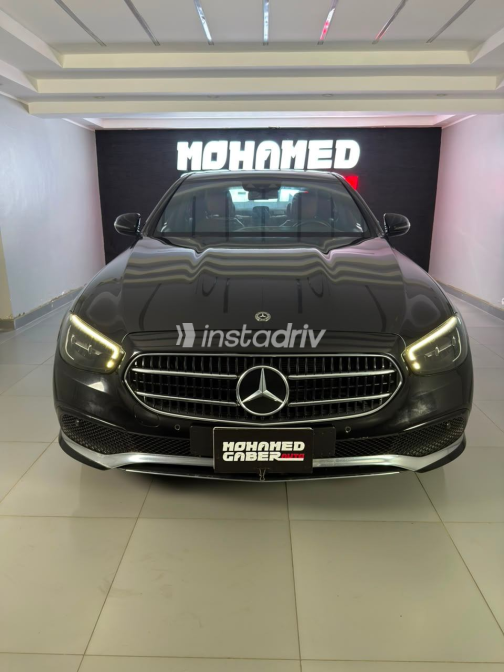 Mercedes E 200 2021 Black Automatic Used for Sale in Greater Cairo ( Cairo + Giza) - 5