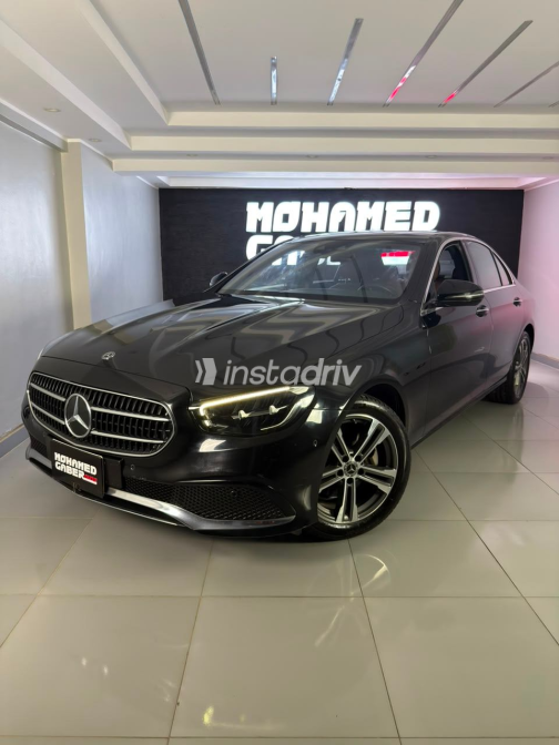Mercedes E 200 2021 Black Automatic Used for Sale in Greater Cairo ( Cairo + Giza) - 7