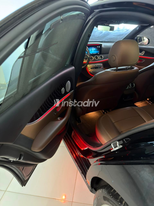 Mercedes E 200 2021 Black Automatic Used for Sale in Greater Cairo ( Cairo + Giza) - 8
