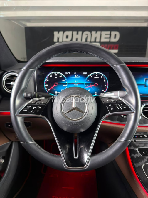 Mercedes E 200 2021 Black Automatic Used for Sale in Greater Cairo ( Cairo + Giza) - 9