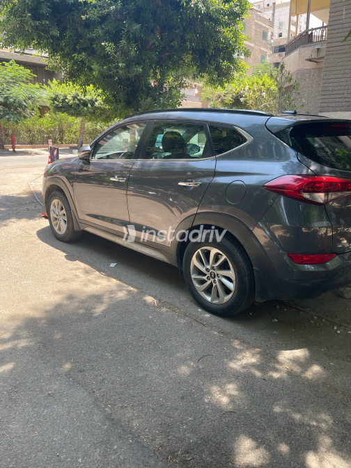 Hyundai Tucson 2018 White Automatic Used for Sale in Greater Cairo ( Cairo + Giza) - 5