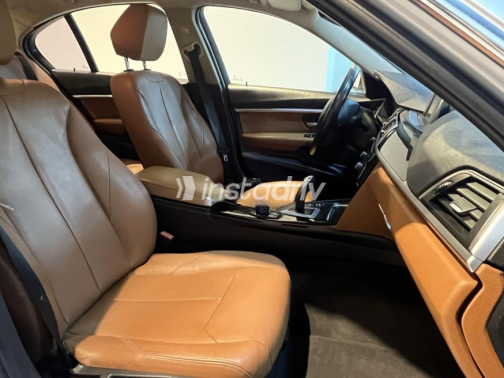 BMW 318 2016 Silver Automatic Used for Sale in Cairo - 9