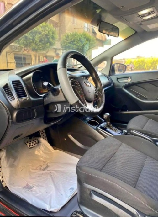 Kia Cerato 2017 White Automatic Used for Sale in Greater Cairo ( Cairo + Giza) - 6