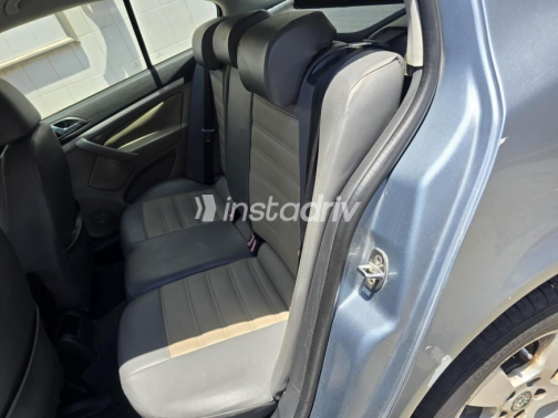Skoda Octavia 2007 Silver Automatic Used for Sale in Heliopolis - 9