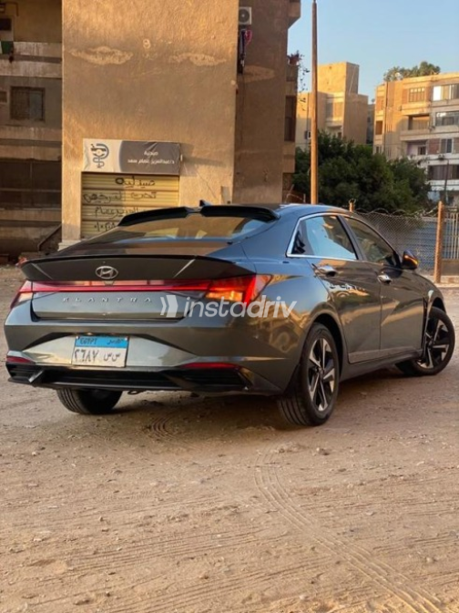 هيونداي إلنترا سى ان 7 2021 فضي أوتوماتيك مستعملة للبيع في القاهرة - 1