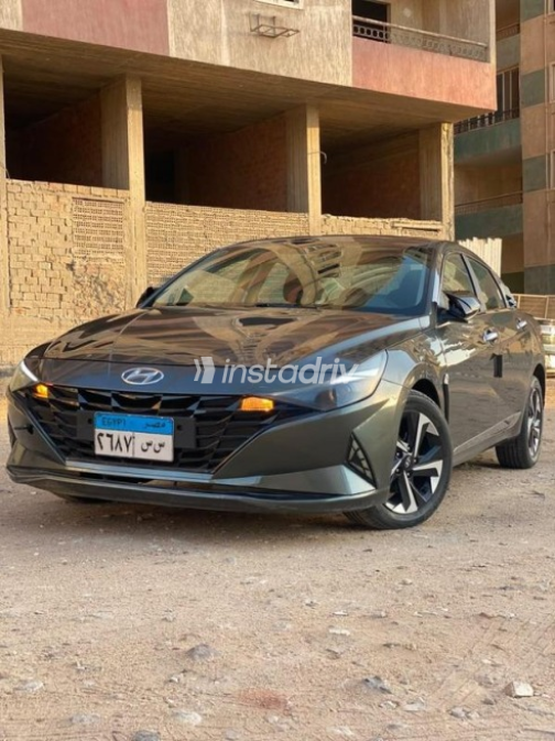 هيونداي إلنترا سى ان 7 2021 فضي أوتوماتيك مستعملة للبيع في القاهرة - 2