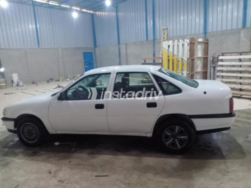 Opel Vectra 1994 White Automatic Used for Sale in Cairo - 5