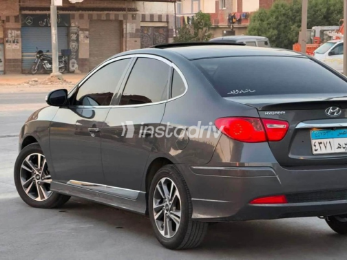 Hyundai Elantra HD 2020 White Automatic Used for Sale in Greater Cairo ( Cairo + Giza) - 2