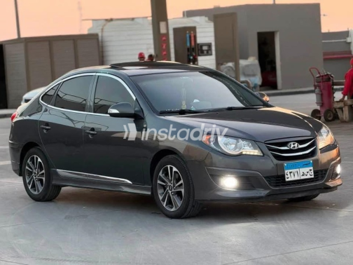 Hyundai Elantra HD 2020 White Automatic Used for Sale in Greater Cairo ( Cairo + Giza) - 3