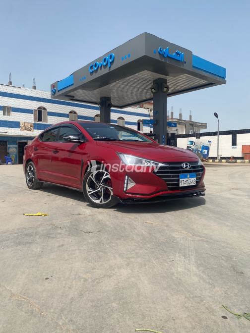 Hyundai Elantra AD 2019 White Automatic Used for Sale in Greater Cairo ( Cairo + Giza) - 3