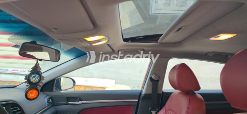 Hyundai Elantra AD 2019 White Automatic Used for Sale in Greater Cairo ( Cairo + Giza) - 5