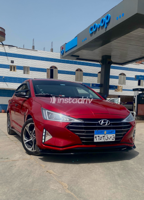 Hyundai Elantra AD 2019 White Automatic Used for Sale in Greater Cairo ( Cairo + Giza) - 8
