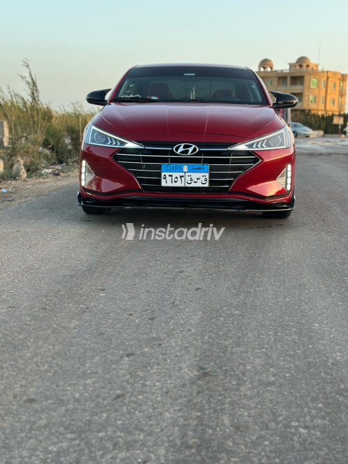Hyundai Elantra AD 2019 White Automatic Used for Sale in Greater Cairo ( Cairo + Giza) - 9