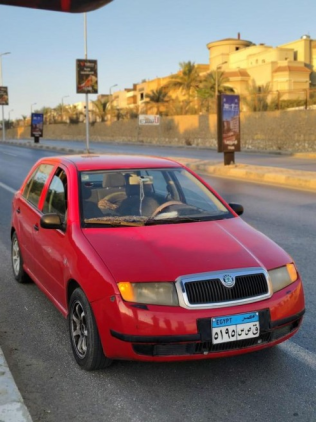سكودا فابيا 2001 أحمر أوتوماتيك مستعملة للبيع في القاهرة