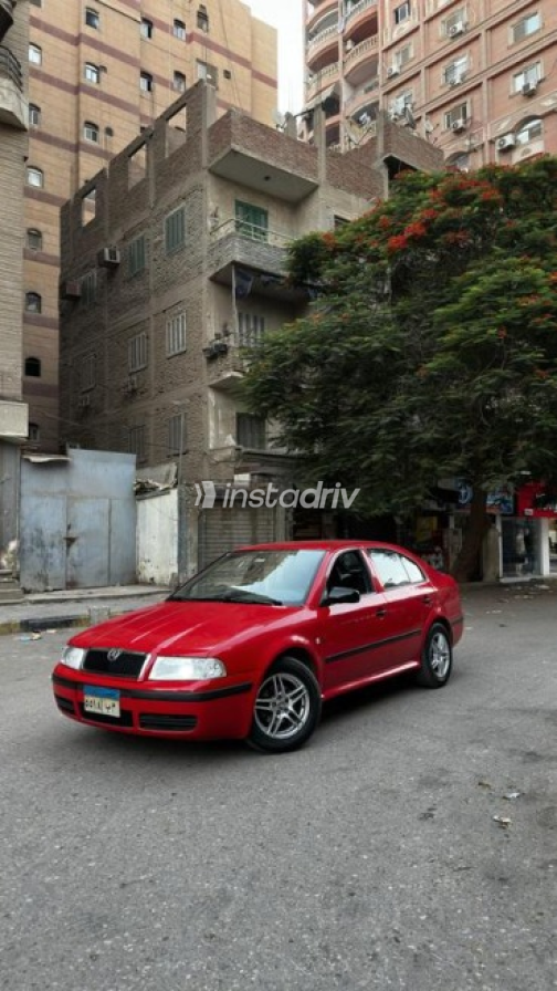سكودا اوكتافيا A4 1998 أحمر أوتوماتيك مستعملة للبيع في الهرم - 2