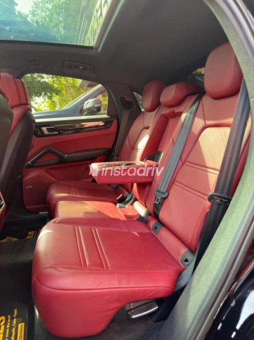 Porsche Cayenne 2020 Black Automatic Used for Sale in Cairo - 7