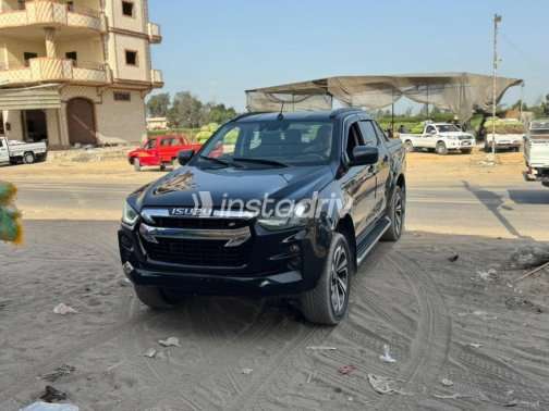 Isuzu Trooper 2021 Black Automatic Used for Sale in Kafr el-Sheikh - 1