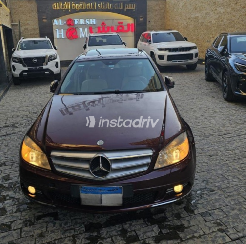 Mercedes C 200 2009 Dark Red Automatic Used for Sale in Nasr city - 2
